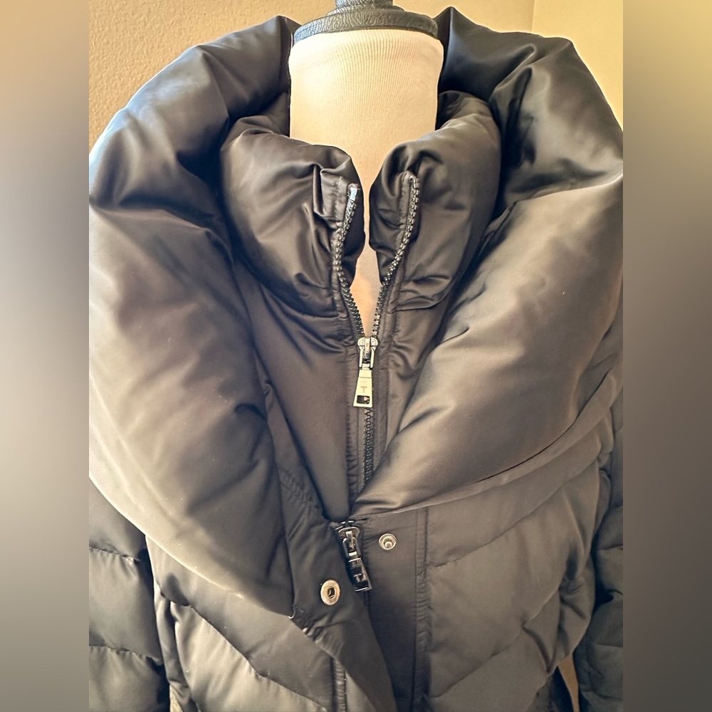 Tahari Women's Elegant Black Puffer Coat - Picture 3 of 8